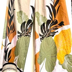 NEW W TAGS Sweet Rain lightweight comfortable wide legged printed pant. Size L